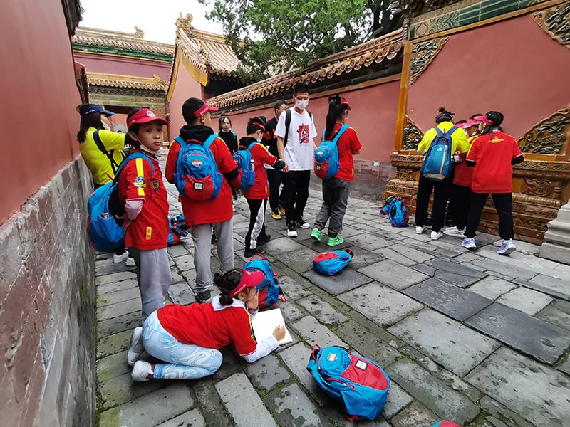 同升一面旗｜十一假期，游客們觀看升旗后歡呼：“祝福祖國(guó)越來越好”