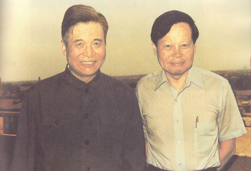 千里共同途！楊振寧百歲生日演講，他與鄧稼先的世紀(jì)友情讓人動(dòng)容