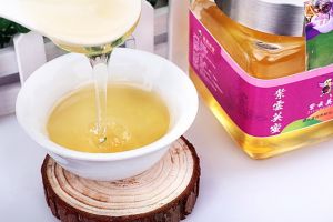 調養(yǎng)身體的家庭醫(yī)生：紫云英蜂蜜