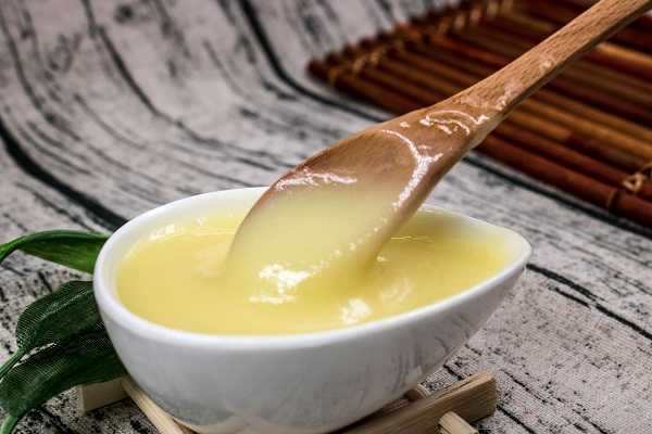 蜂王漿的保質期是多久？過期了還能吃嗎？